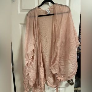 Time and Tru light pink kimono